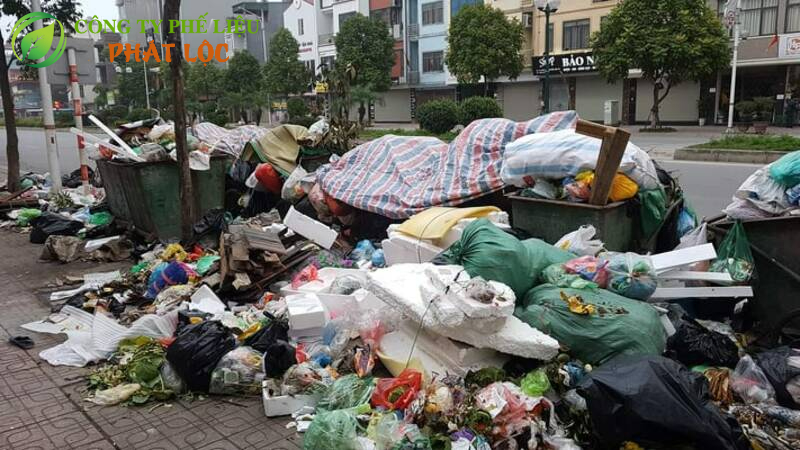 Ô nhiễm môi trường ở Hà Nội đang rất phức tạp và khó xử lý