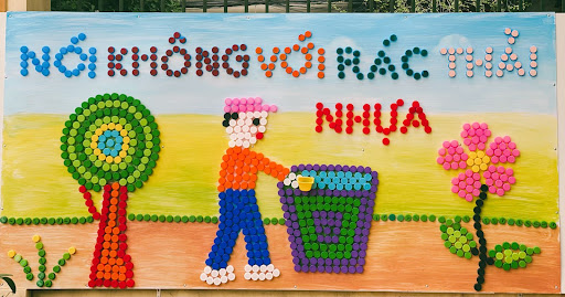 Sáng tạo làm tranh treo tường bằng nắp chai
