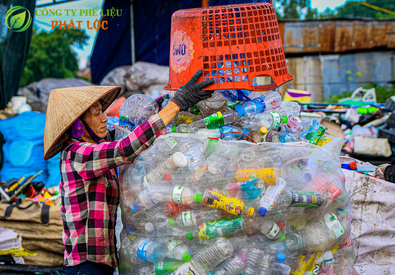 Thu gom phế liệu giúp môi trường sạch và tránh rác thải vương vãi