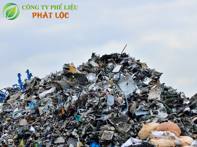 Phế liệu là gì? Phân biệt phế liệu và rác thải