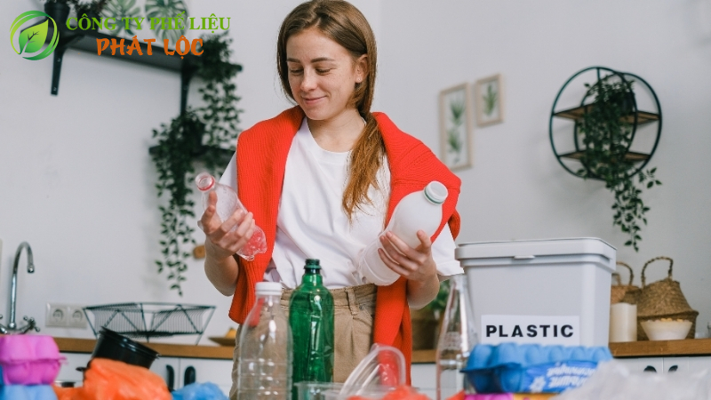 Tải chế phế liệu giúp giản khải thác, giảm chi phí nguyên vật liệu tránh ảnh hưởng đến môi trường