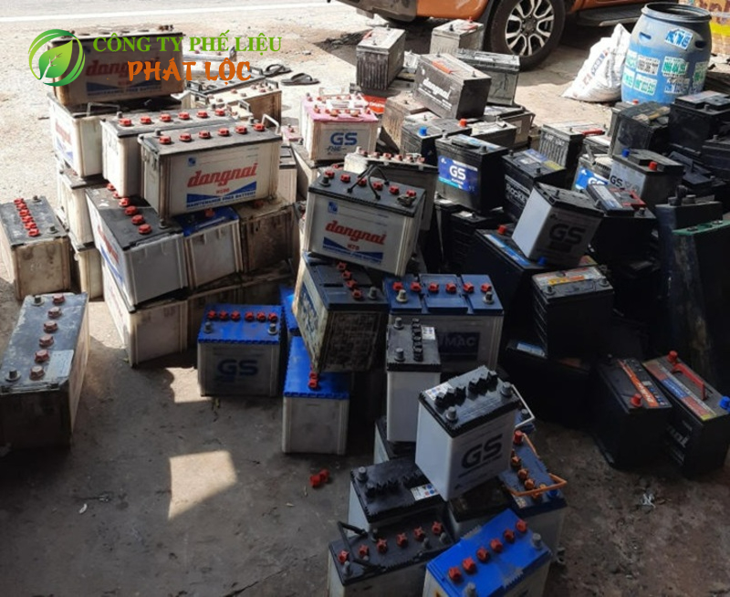 Giá bình ắc quy phế liệu được đơn vị phế liệu Phát Lộc thu mua với giá cao