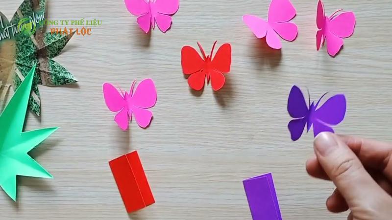 Cách làm con bướm xinh xắn bằng thìa nhựa dùng một lần