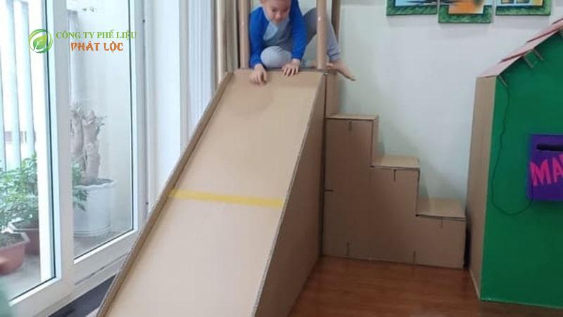 Những tiêu chuẩn an toàn quan trọng khi làm cầu trượt cho bé