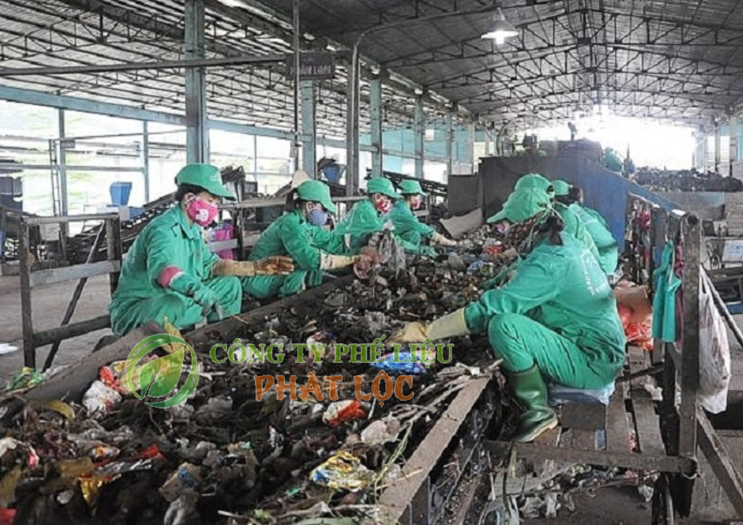 Công nhân phân loại kim loại