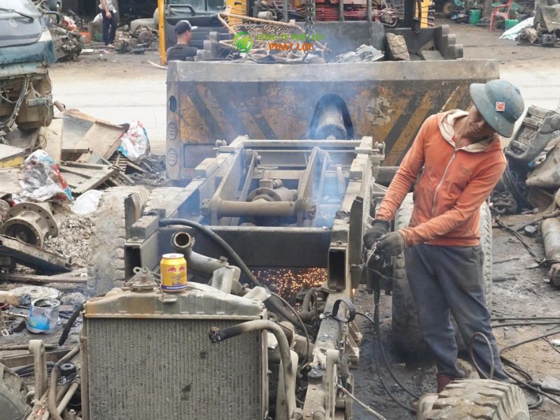 Quy trình thu mua xe ô tô phế liệu chuyên nghiệp, nhanh gọn